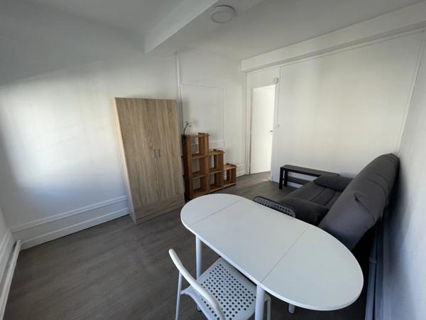 Location Studio 17 m2 à Saint-Quentin