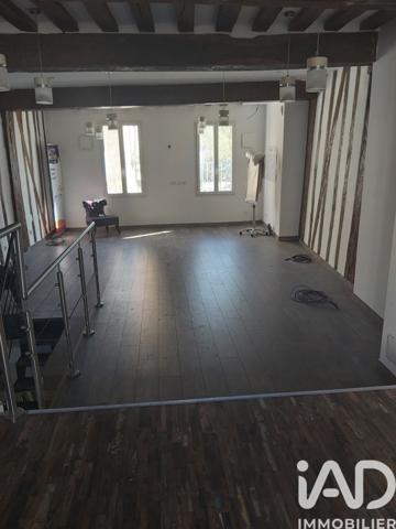 Immeuble à vendre 243 m² Sens