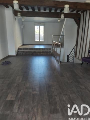 Immeuble à vendre 243 m² Sens