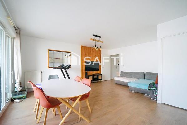 Appartement au calme, dans quartier pavillonnaire , à deux pas des transports.