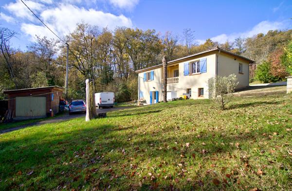 LE PASSAGE - Maison lumineuse 100 m² sur sous-sol semi enterrée avec garage indépendant et jardin autour