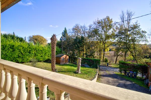 LE PASSAGE - Maison lumineuse 100 m² sur sous-sol semi enterrée avec garage indépendant et jardin autour