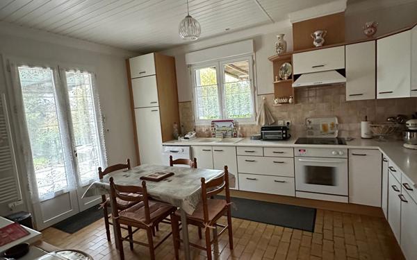 Maison à vendre    6 pièces •  Breuillet