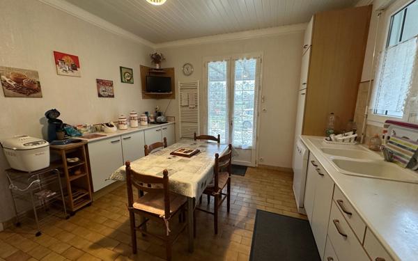 Maison à vendre    6 pièces •  Breuillet