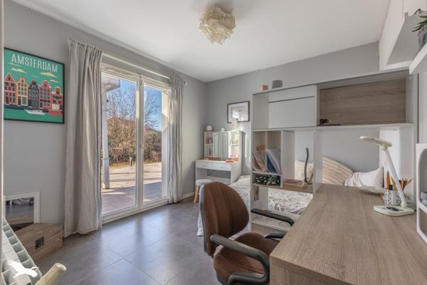 Maison à vendre |                                       Arès |                                        5 pièces  |  135 m²
