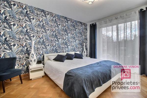 Maison classe énergie B avec vie en plain pied à 2 pas des commerces, de la Loire et des écoles sur un terrain de 900 m²