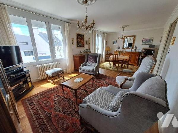 A VENDRE QUIMPER, en impasse dans le quartier du Frugy, maison de 1964 avec extension de 2008. ...