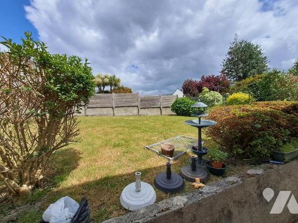 A VENDRE QUIMPER, en impasse dans le quartier du Frugy, maison de 1964 avec extension de 2008. ...