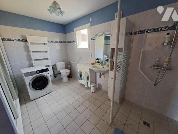 A VENDRE QUIMPER, en impasse dans le quartier du Frugy, maison de 1964 avec extension de 2008. ...