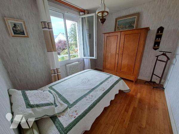 A VENDRE QUIMPER, en impasse dans le quartier du Frugy, maison de 1964 avec extension de 2008. ...