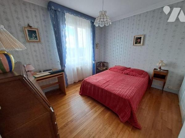 A VENDRE QUIMPER, en impasse dans le quartier du Frugy, maison de 1964 avec extension de 2008. ...