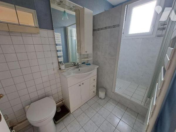 A VENDRE QUIMPER, en impasse dans le quartier du Frugy, maison de 1964 avec extension de 2008. ...