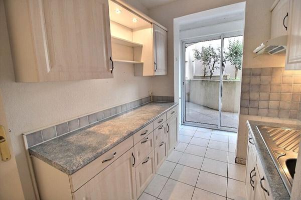 MARSEILLE 13008 - Appartement 3 pièces 57.56 m² avec extérieur
