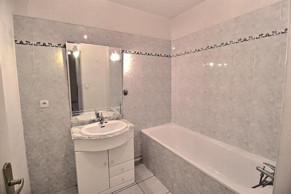 MARSEILLE 13008 - Appartement 3 pièces 57.56 m² avec extérieur