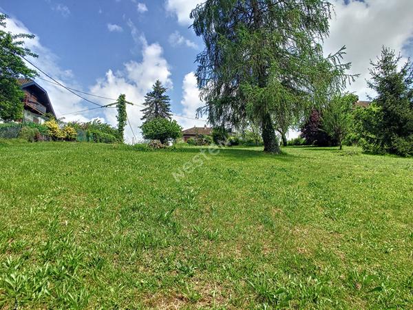 CHAVANOD _ Terrain à bâtir de 1 064 m², avec vue dégagée, à vendre