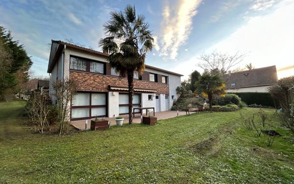 Immeuble à vendre    3 pièces • 180 m2 Bures-sur-Yvette