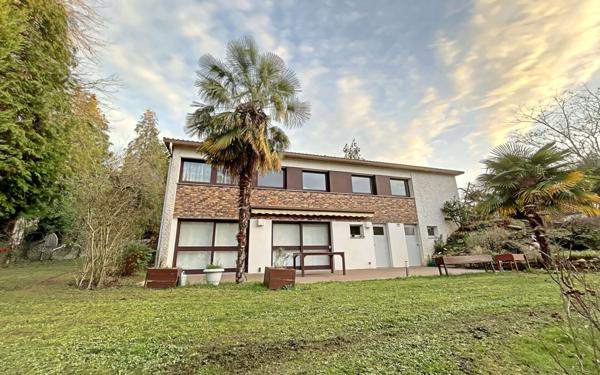 Immeuble à vendre    3 pièces • 180 m2 Bures-sur-Yvette