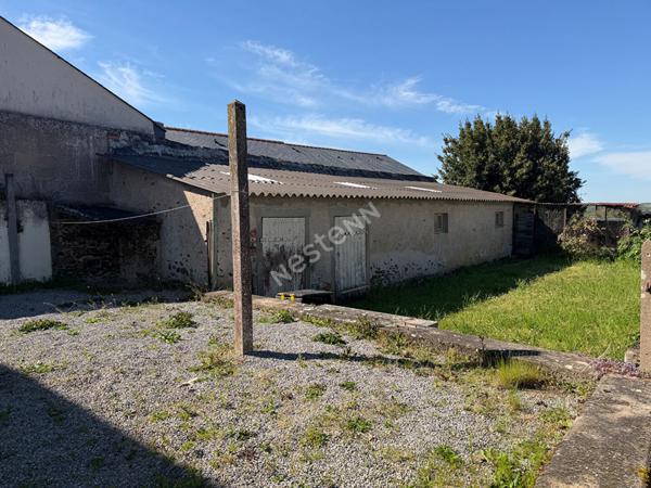 Maison de bourg 96 m² avec petit terrain et garage - Le Mesnil en Vallée