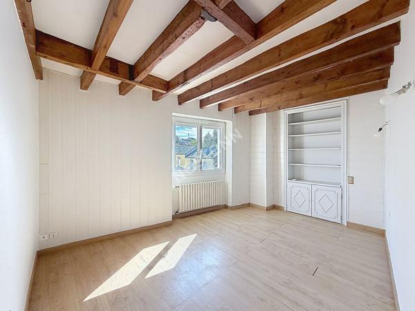 Maison de bourg 96 m² avec petit terrain et garage - Le Mesnil en Vallée