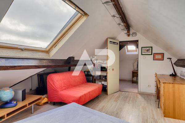 CHAVILLE, Rive Droite * limite Sèvres- Maison familiale avec possibilité appartement indépendant. €949 000 ** - Référence 625-C