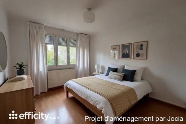 Maison
         6 pièces
        - 90 m² Exclusivité 225 000 € *