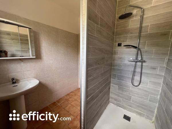 Maison
         6 pièces
        - 90 m² Exclusivité 225 000 € *