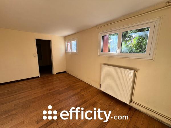 Maison
         6 pièces
        - 90 m² Exclusivité 225 000 € *