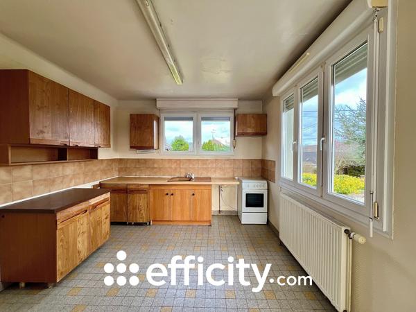 Maison
         6 pièces
        - 90 m² Exclusivité 225 000 € *