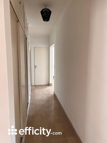 Maison
         6 pièces
        - 90 m² Exclusivité 225 000 € *