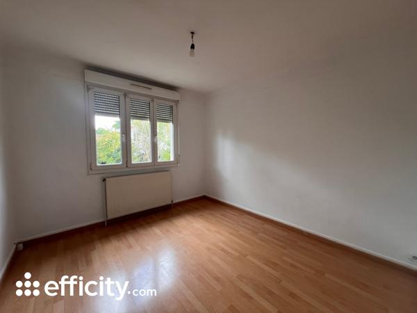 Maison
         6 pièces
        - 90 m² Exclusivité 225 000 € *