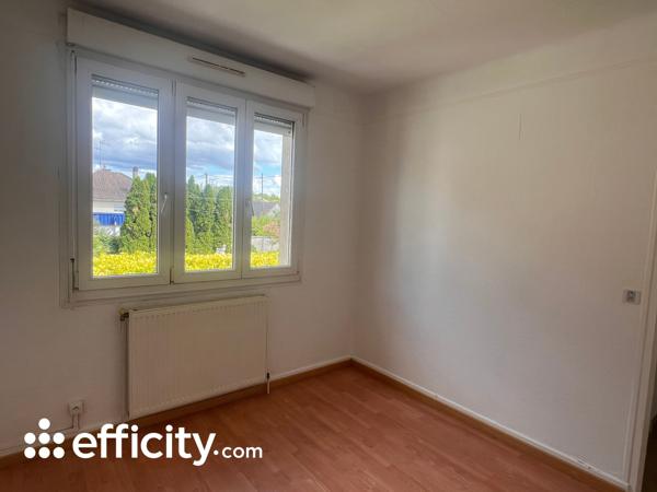 Maison
         6 pièces
        - 90 m² Exclusivité 225 000 € *