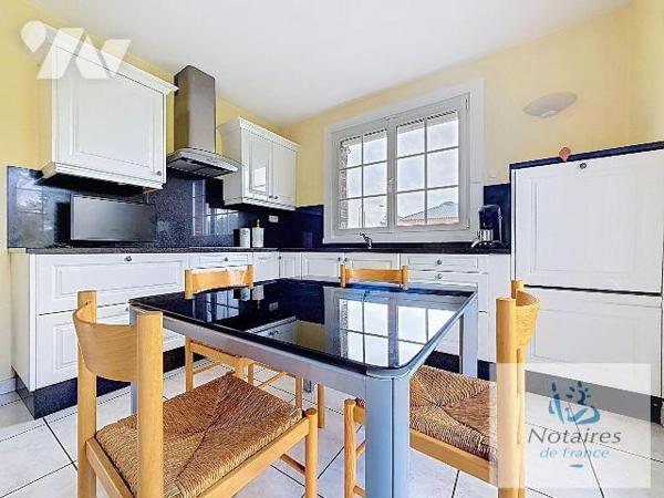A VENDRE - HAZEBROUCK - Maison 3 Chambres - 90m² - Jardin

Charmante maison à vendre sur la c...