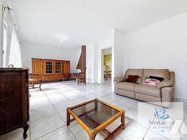 A VENDRE - HAZEBROUCK - Maison 3 Chambres - 90m² - Jardin

Charmante maison à vendre sur la c...