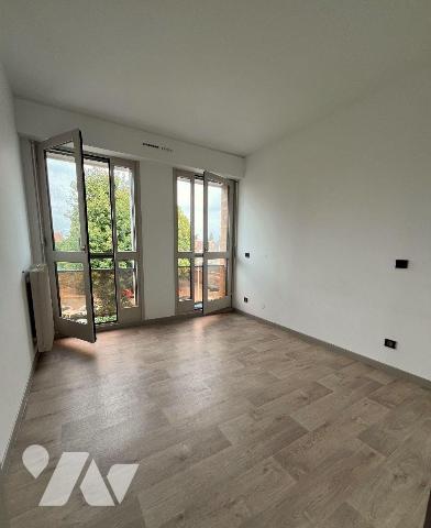A VENDRE - HAZEBROUCK CENTRE-VILLE - bel appartement T3 traversant de 58,58 m², situé au 3 étag...
