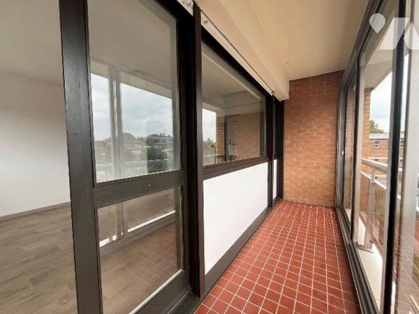 A VENDRE - HAZEBROUCK CENTRE-VILLE - bel appartement T3 traversant de 58,58 m², situé au 3 étag...
