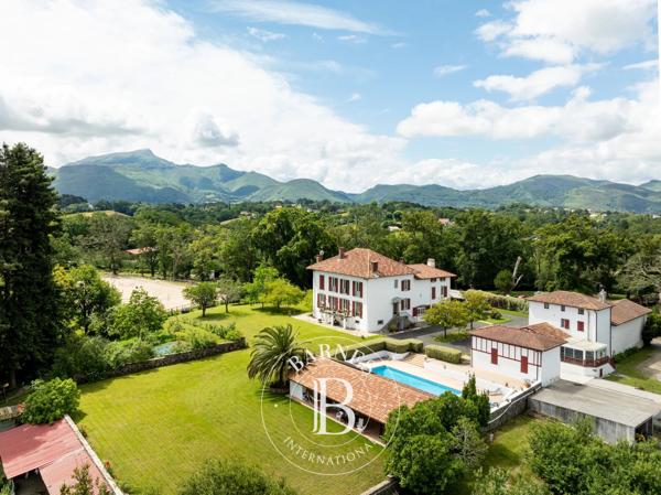Urrugne, Maison  750 m² à vendre