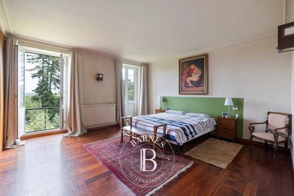 Urrugne, Maison  750 m² à vendre