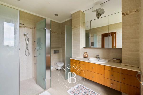 Urrugne, Maison  750 m² à vendre