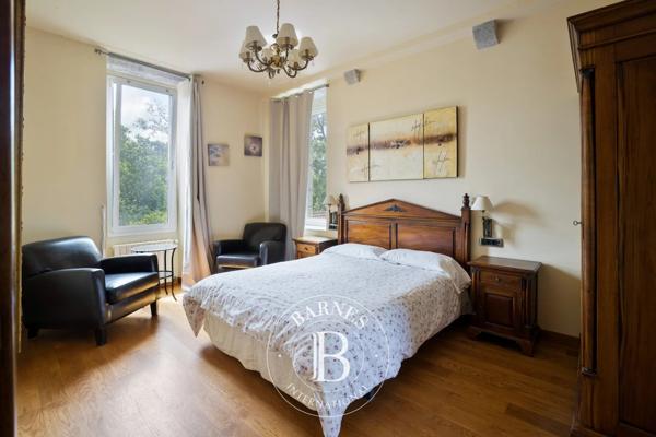 Urrugne, Maison  750 m² à vendre