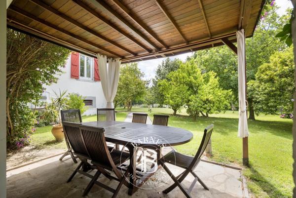Urrugne, Maison  750 m² à vendre