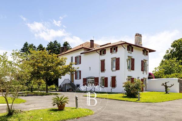 Urrugne, Maison  750 m² à vendre