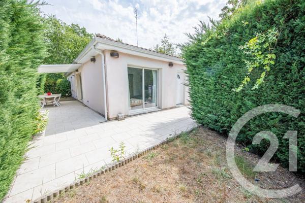 Maison à vendre  4 pièces - 93,96 m 2   ST MEDARD EN JALLES  - 33