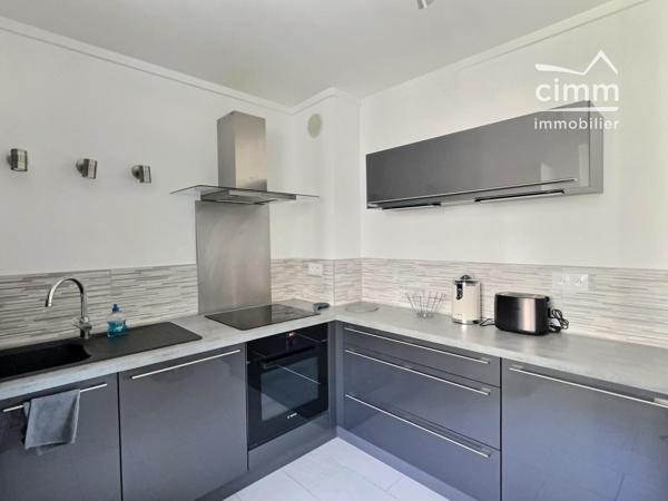 T3 de 66 m² situé rue de la Résistance à Seyssinet – Dernier étage, balcon avec vue dégagée
