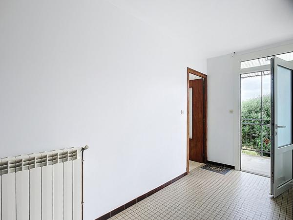 A vendre Maison102 m2 à Feugarolles, 4 chambres avec dépendances et parc de 7500m²