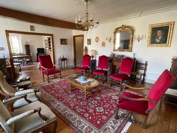 Maison à vendre    7 pièces • 270 m2 Salins-les-Bains