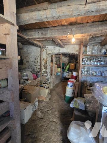 Ancien corps de ferme sur la commune de la TOUR DU MEIX.