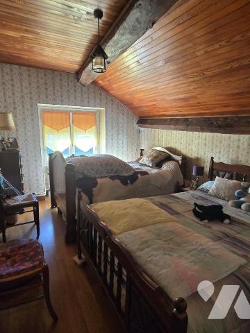 Ancien corps de ferme sur la commune de la TOUR DU MEIX.