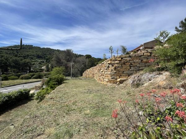 Vente / Maison T4 à Saint-Cyr-sur-Mer (83270)