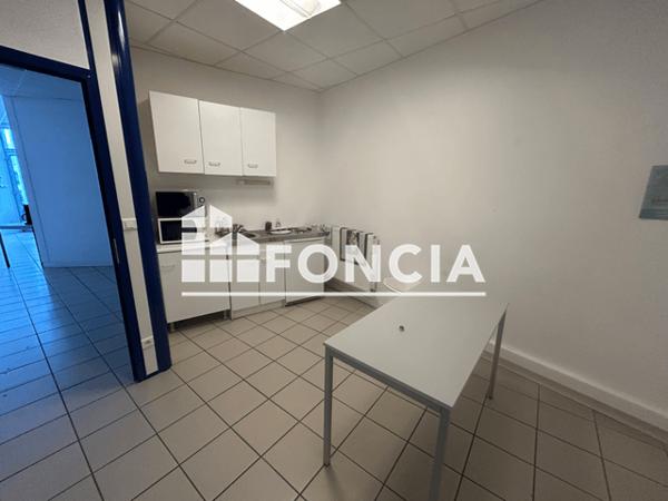 Location Local commercial 6 pièces 116.66 m² - RESIDENCE LES VOUTES Laon 02000