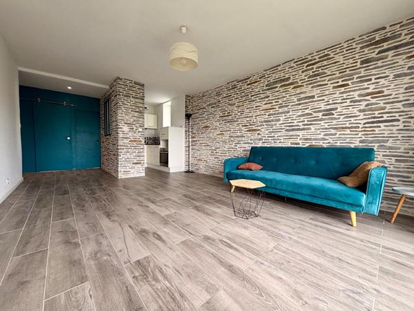 Tortière - Lumineux appartement 3 pièces avec balcon plein sud et vue dégagée. Ascenseur, parking en sous sol et cave.